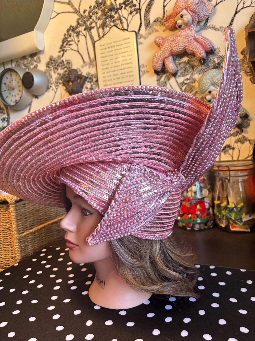 EUC VINTAGE Jack McConnell shiny pink Rhinestone elaborate church Derby hat.